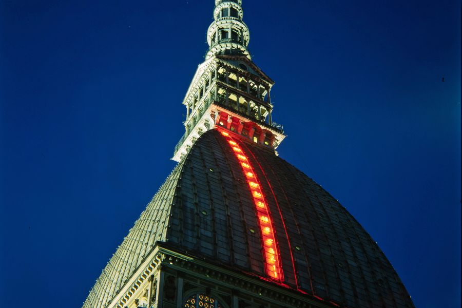 Mario Merz, Il volo dei numeri, 2000